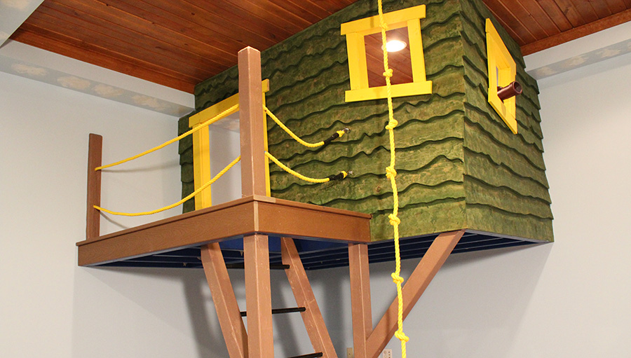 Custom Construction Example Indoor Treehouse - Slideshow